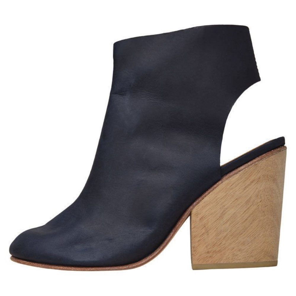A Detacher • St. Denis Bootie